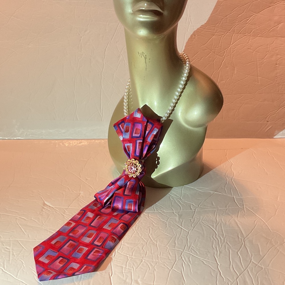 Up-cycled Men’s Silk Tie w. Faux Pearl Necklace and Decorative Brooch for Women